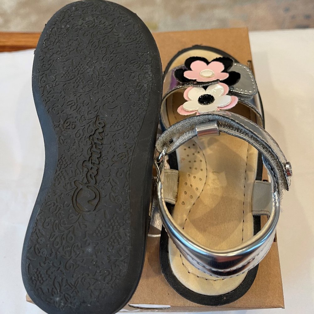 Naturino Little Girl Leather Sandals. - Picture 3 of 6